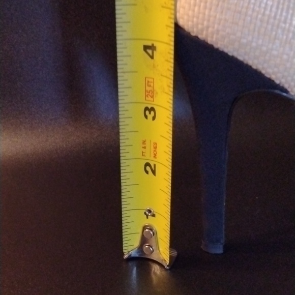 Beverly Feldman Peep Toe high heels - Picture 16 of 16